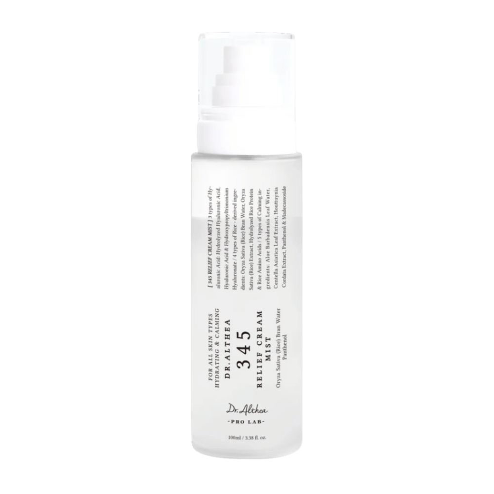 Dr. Althea 345 Relief Cream Mist na białym tle, lekka mgiełka do twarzy z formułą dwufazową, która nawilża, koi i wzmacnia skórę przez cały dzień.