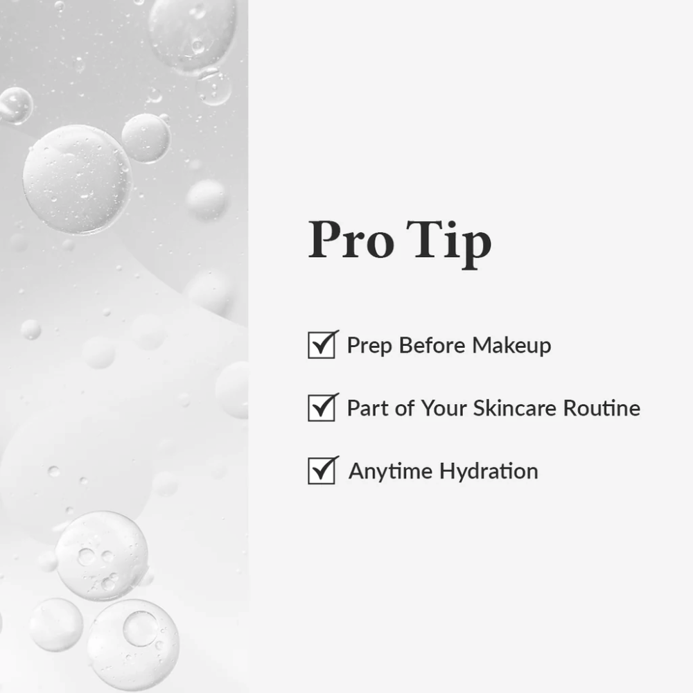 Grafika Pro Tip pokazująca, jak Dr. Althea 345 Relief Cream Mist jest używana do nawilżenia przed makijażem, jako część rutyny pielęgnacyjnej lub w dowolnym momencie dnia.