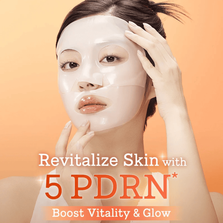 COSRX 5 PDRN Hyaluronic Acid Vital Hydrating Hydrogel Mask aplikowana na twarz dla rewitalizowanej skóry, zwiększonego blasku i intensywnego nawilżenia
