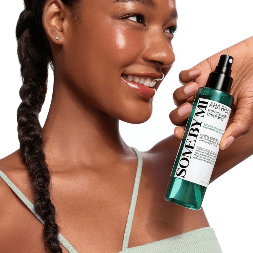 Some By Mi AHA BHA PHA Miracle Body Tonik do twarzy Mist pielęgnacja skóry – spray do ciała, który pomaga pielęgnować skórę, zmniejszać zanieczyszczenia i zapewniać świeże uczucie.