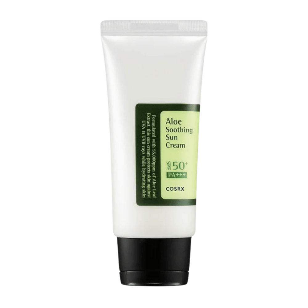 COSRX Aloe Soothing Sun Cream SPF 50+ PA+++ w białej tubie z czarną nakrętką – krem przeciwsłoneczny z aloesem, który chroni i łagodzi skórę.