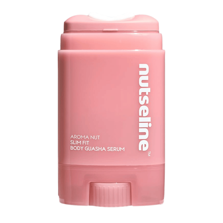Czyste wyizolowane zdjęcie produktowe Nuseline Aroma Nut Slim Fit Body Guasha Serum na jasnym tle, z naciskiem na design opakowania.