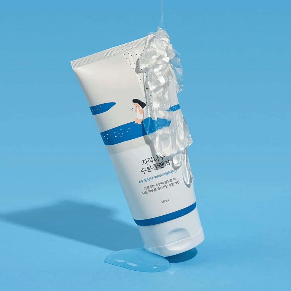 ROUND LAB Birch Juice Moisturizing Cleanser w tubce z kremową pianą, łagodny środek do mycia twarzy z sokiem z brzozy, który delikatnie oczyszcza, nawilża skórę i zachowuje naturalną równowagę wilgoci skóry.