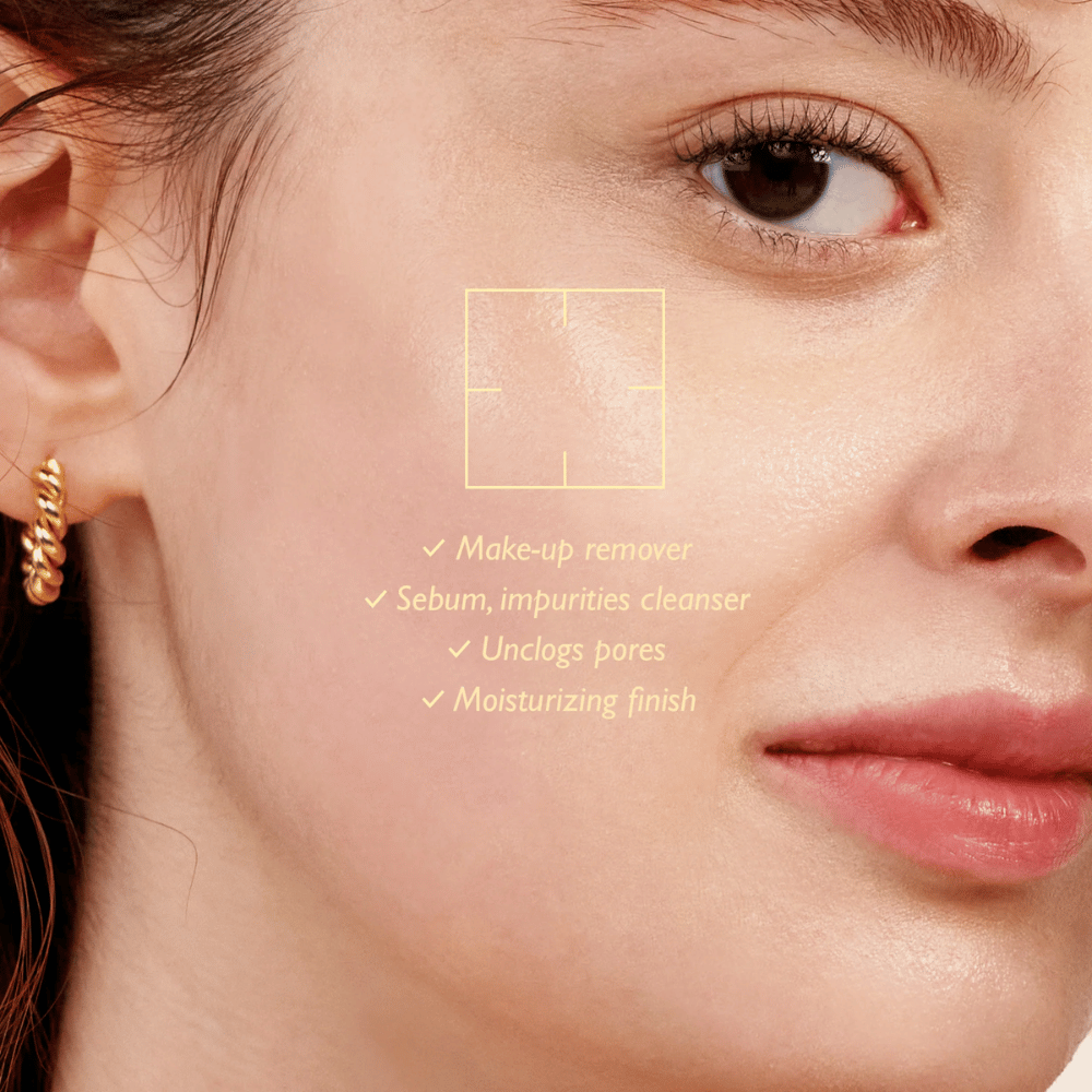 Haruharu Wonder Black Rice Moisture Cleansing Oil przed i po oczyszczaniu – rozpuszcza makijaż, sebum i zanieczyszczenia oraz zapewnia nawilżone wykończenie bez zatykania porów.