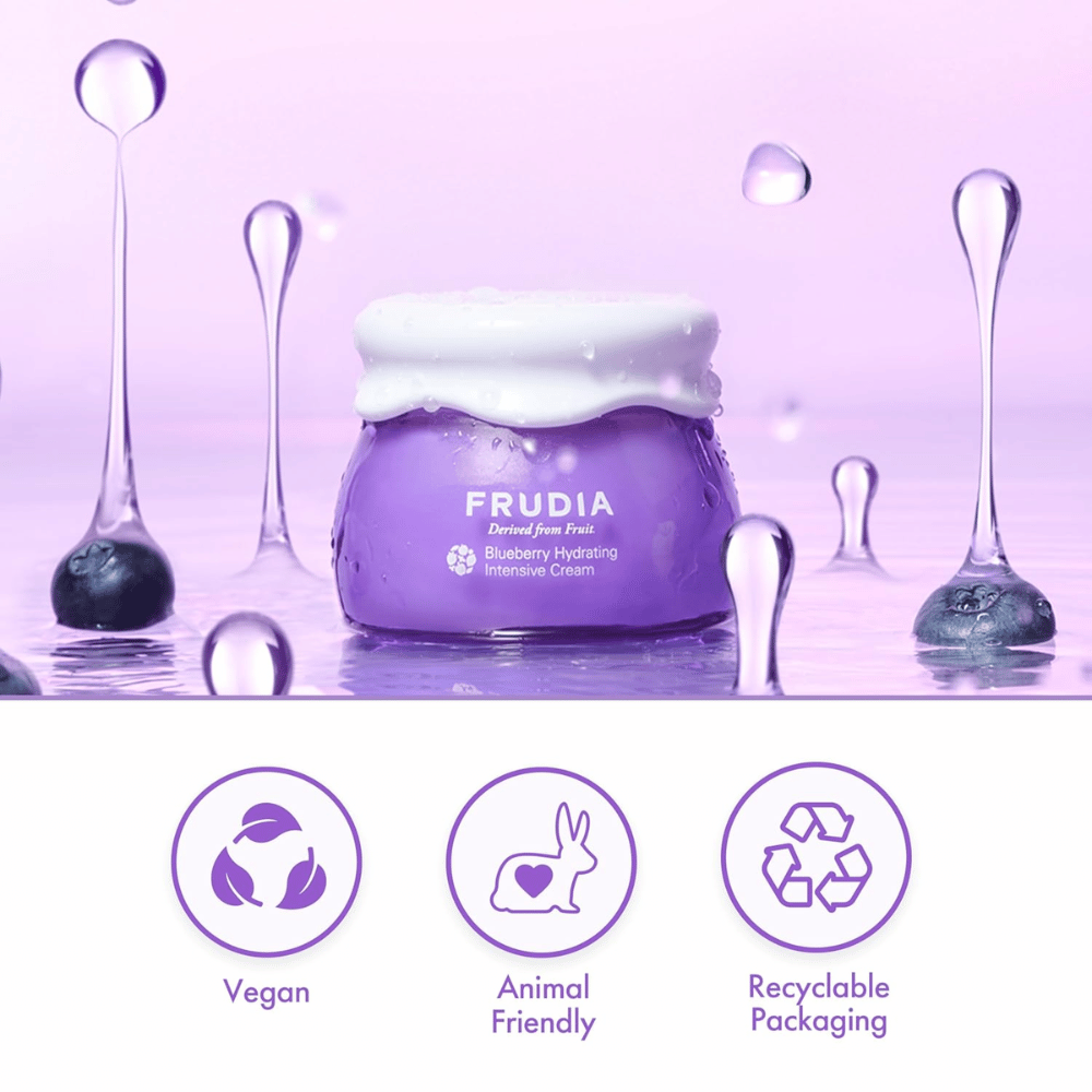 FRUDIA Blueberry Hydrating Intensive Cream w środowisku wodnym z wegańską formułą, cruelty-free właściwościami i nadającym się do recyklingu opakowaniem