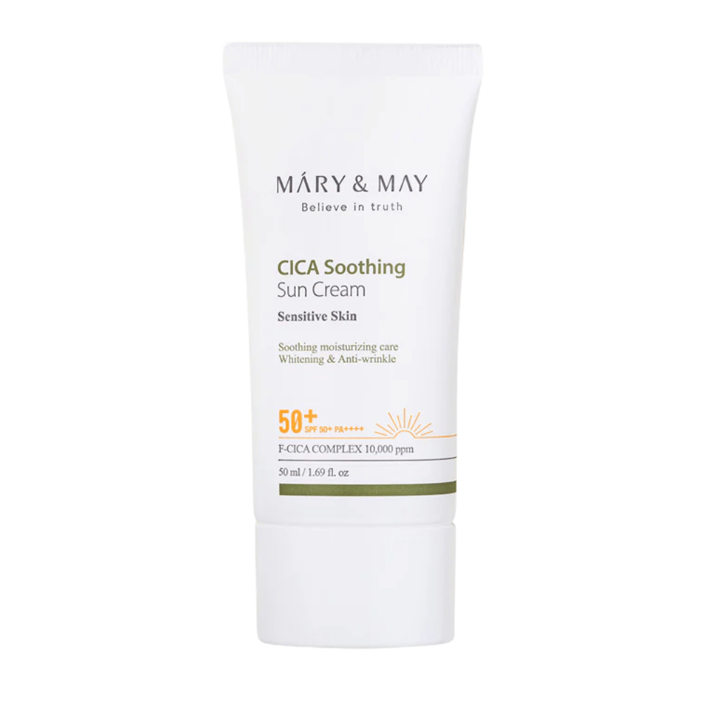 Czyste zdjęcie produktu Mary&May CICA Soothing Sun Cream SPF50+ PA++++ na białym tle. Obraz pokazuje projekt opakowania i podkreśla wysoki poziom ochrony przeciwsłonecznej do codziennego stosowania.