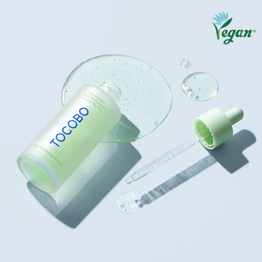 TOCOBO Cica Calming Serum z pipetą i żelową teksturą, wegańskie koreańskie serum do twarzy, które łagodzi wrażliwą skórę i wzmacnia barierę skórną z cica, multi kwasem hialuronowym i tea tree.