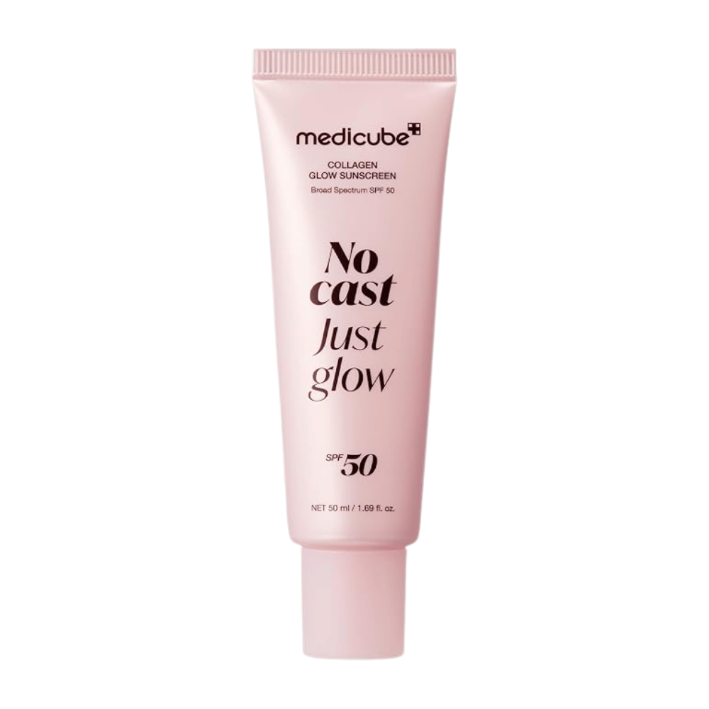 Medicube Collagen Glow Sunscreen SPF 50 50 ml, krem przeciwsłoneczny z kolagenem w jasnoróżowej tubce z napisem No Cast Just Glow na białym tle.