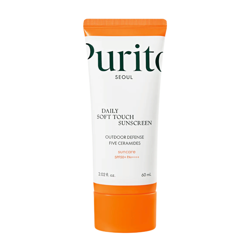 Purito Daily Soft Touch Sunscreen to filtr przeciwsłoneczny z SPF50+ PA++++, który zapewnia skuteczną ochronę przed promieniowaniem UVA i UVB. Jedwabista formuła szybko się wchłania, nie pozostawiając białej warstwy i nadaje się do wszystkich rodzajów skóry, nawet wrażliwej. Wzbogacony o pięć różnych ceramidów wzmacnia barierę skórną i utrzymuje skórę nawilżoną przez cały dzień. Idealny do codziennego użytku – lekki, ochronny i pielęgnacyjny.