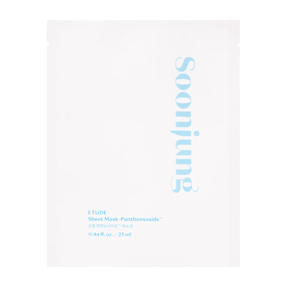 Minimalistyczne białe opakowanie ETUDE Soon Jung Panthensoside Sheet Mask. Tekst jest w jasnoniebieskim odcieniu, a rozmiar podany jako 0,84 fl. oz. / 25 ml.
