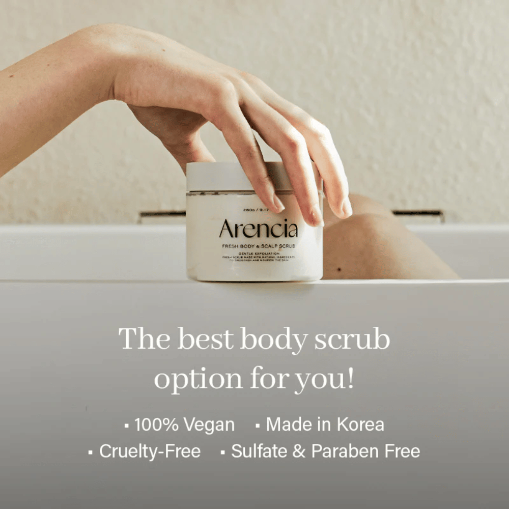 Arencia Fresh Cloud Body & Scalp Scrub przy wannie. Wegański peeling do ciała, który złuszcza martwe komórki skóry, oczyszcza skórę i pozostawia ją miękką i nawilżoną.