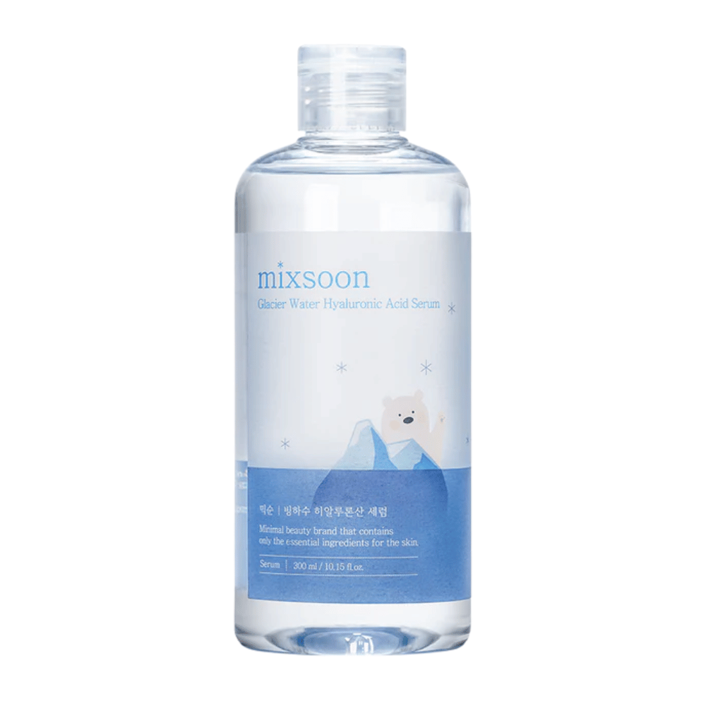 Mixsoon Glacier Water Hyaluronic Acid Serum w przezroczystej butelce z niebieską etykietą i motywem niedźwiedzia polarnego, widziana od przodu na białym tle.