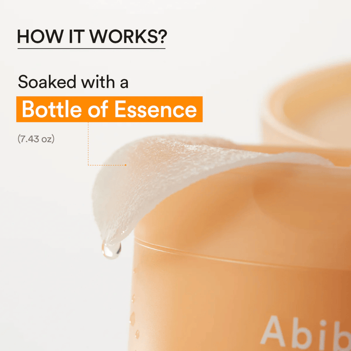 Zbliżenie na płatek tonik nawilżający nasączony esencją z Abib Glutathiosome Dark Spot Pad Vita Touch.