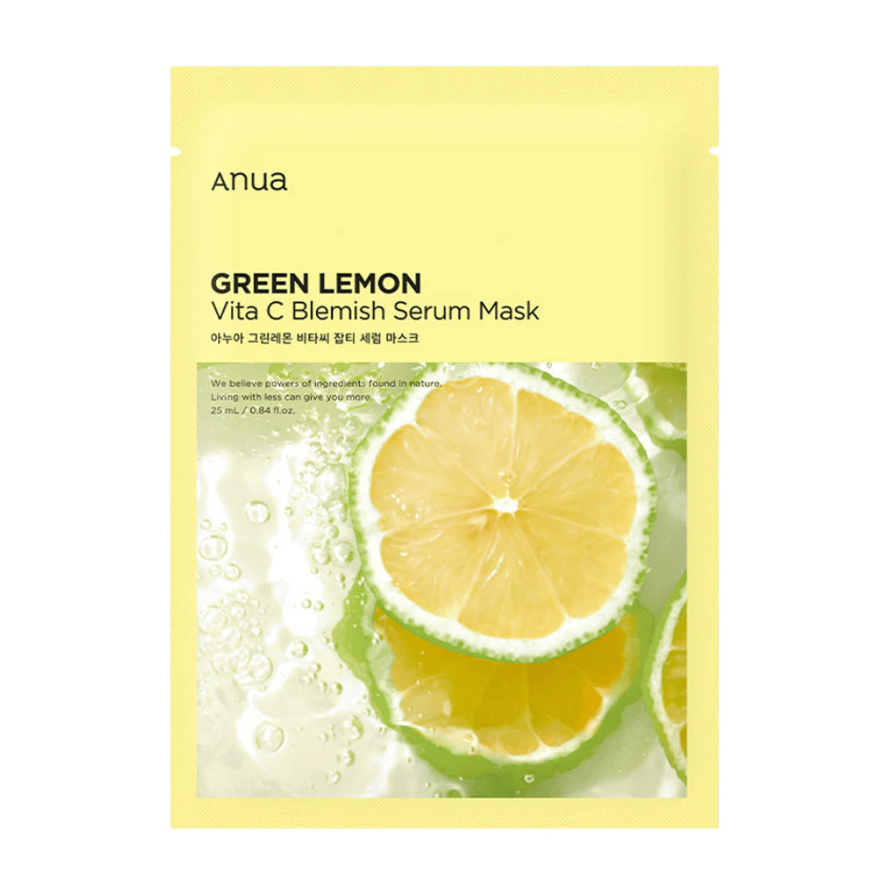 Opakowanie Anua Green Lemon Vita C Blemish Serum Mask podkreśla wyraźny obraz plasterka cytryny z kroplami wody na jasnym żółtym tle. Tekst opisuje jego naturalne składniki i właściwości pielęgnacyjne skóry.