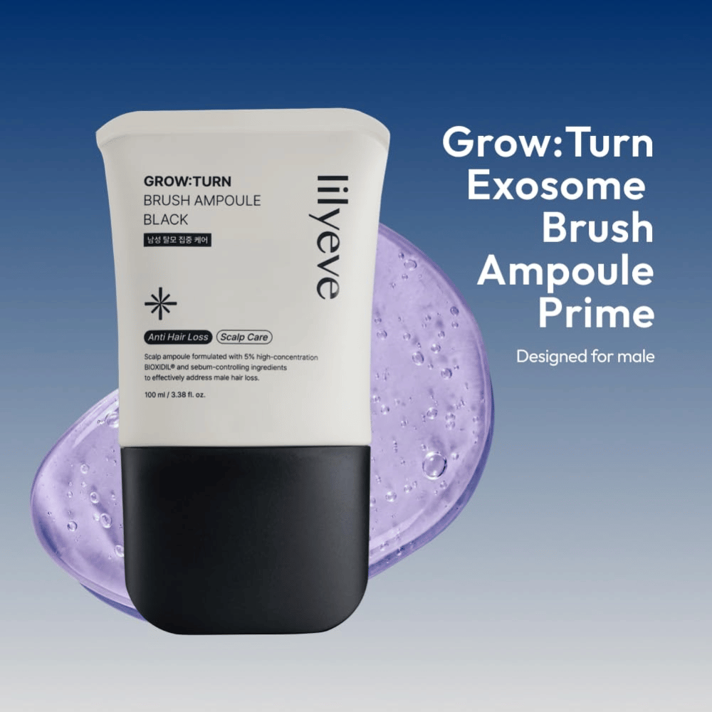 Zbliżenie LILYEVE Grow:Turn Exosome Brush Ampoule Prime z dekoracyjnymi kroplami serum i unikalnym aplikatorem szczotkowym. Obraz podkreśla łatwą aplikację bezpośrednio na skórę głowy oraz ukierunkowaną pielęgnację cebulek włosów.
