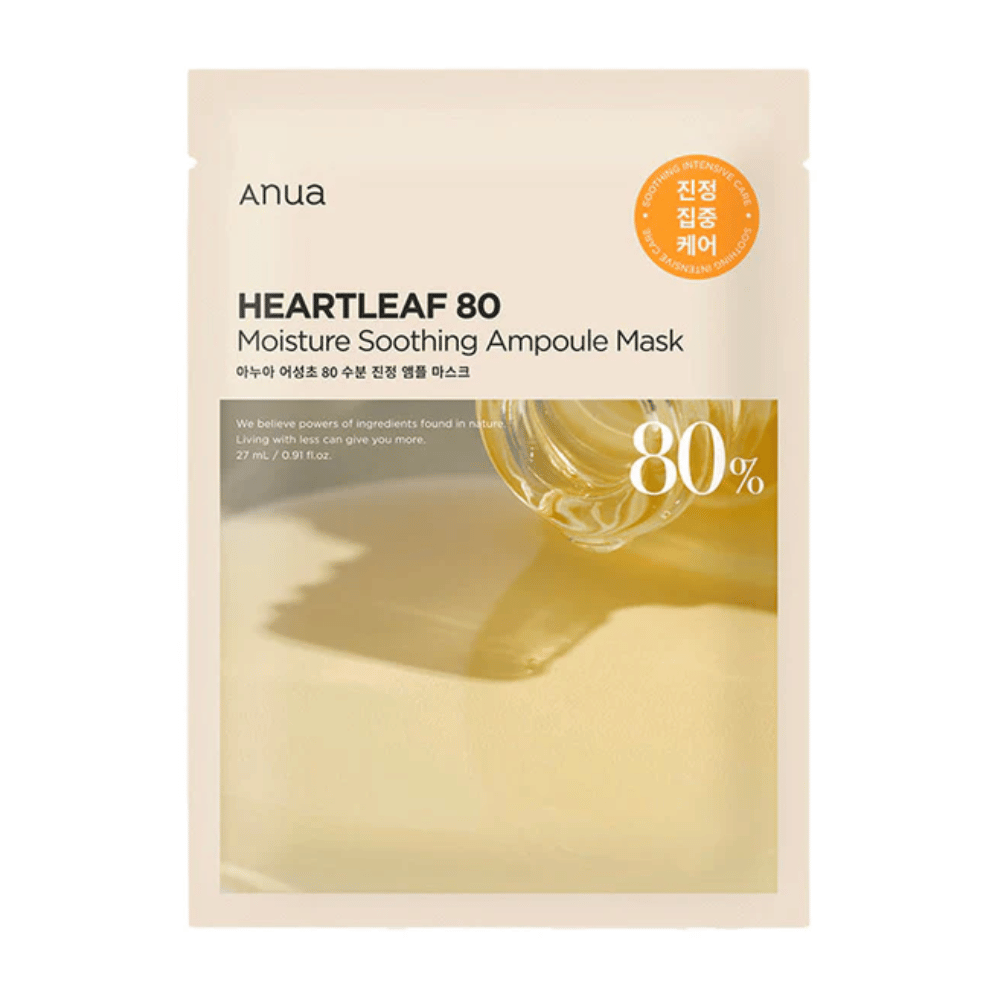 Opakowanie Anua Heartleaf 80 Moisture Soothing Ampoule Mask przedstawia gęstą, złotą ciecz kapiącą na powierzchnię, z wyraźną etykietą pokazującą 80% głównego składnika. Projekt jest minimalistyczny z neutralnymi kolorami.