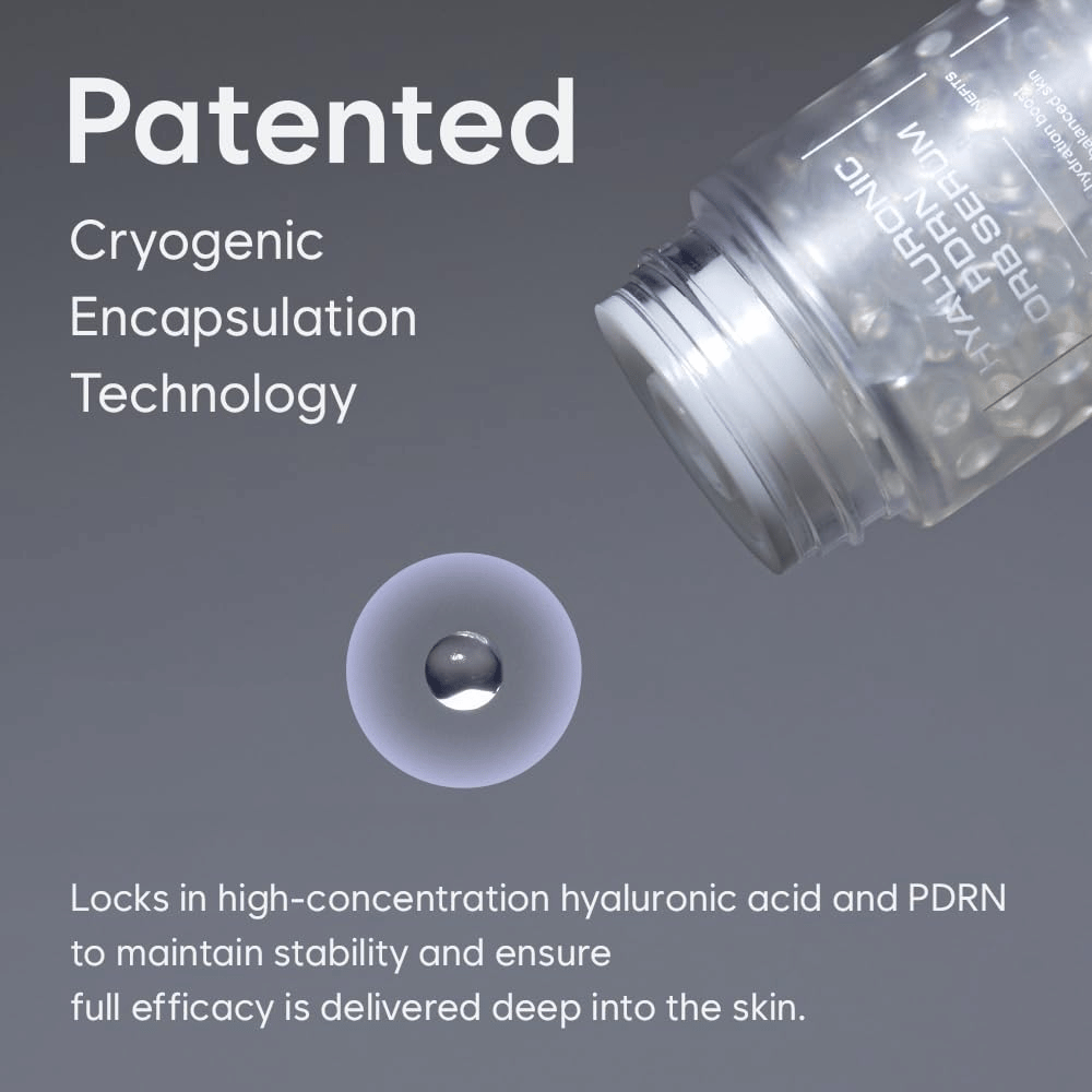 Ilustracja HAUA Hyaluronic PDRN Orb Serum i jego opatentowanej kriogenicznej technologii enkapsulacji. Kula serum jest pokazana obok opakowania, aby podkreślić technologię stojącą za enkapsulacją składników.