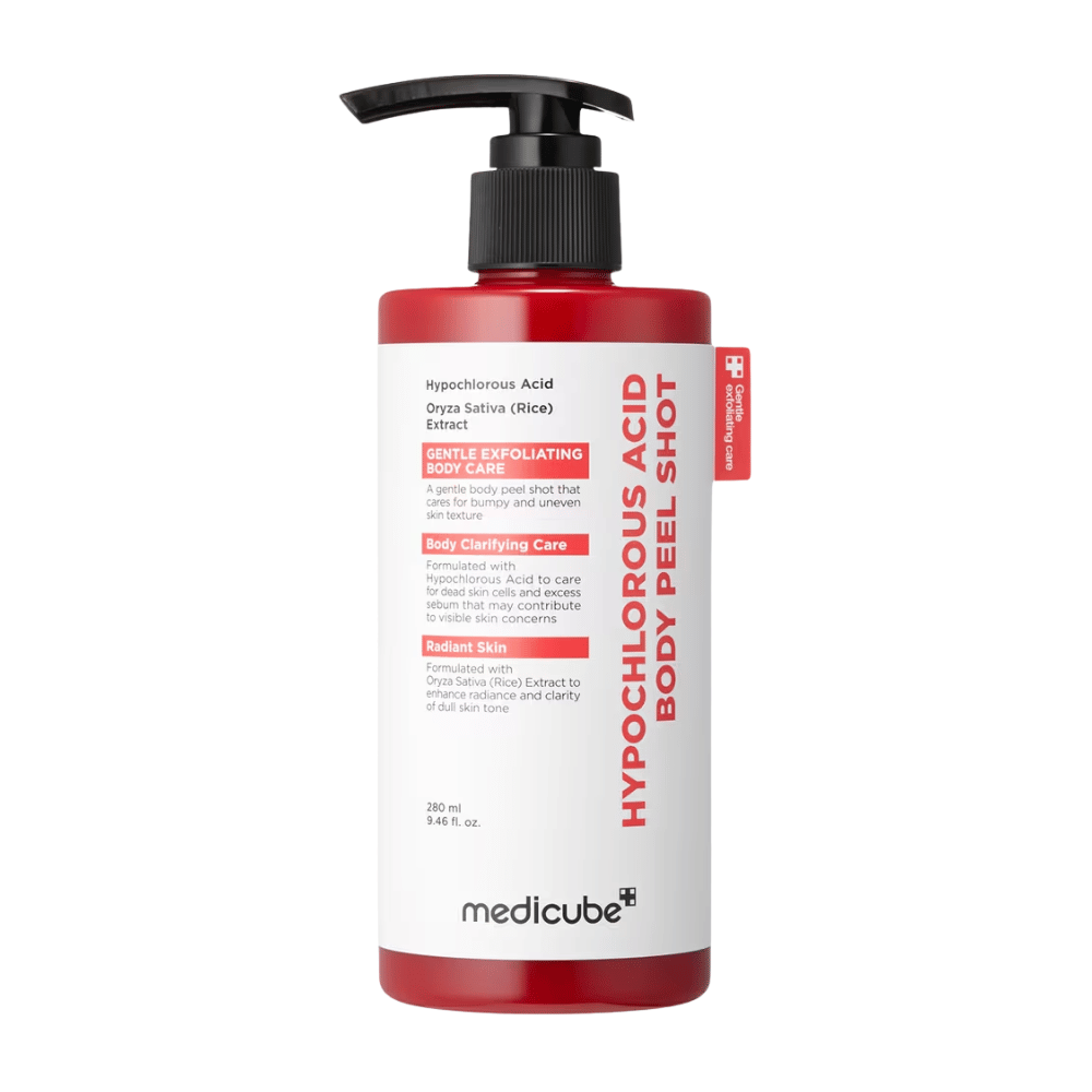 Wyizolowane zdjęcie produktu Medicube Hypochlorous Acid Body Peel Shot w czerwonej butelce z pompką do złuszczającej pielęgnacji ciała i nawilżania szorstkiej skóry.