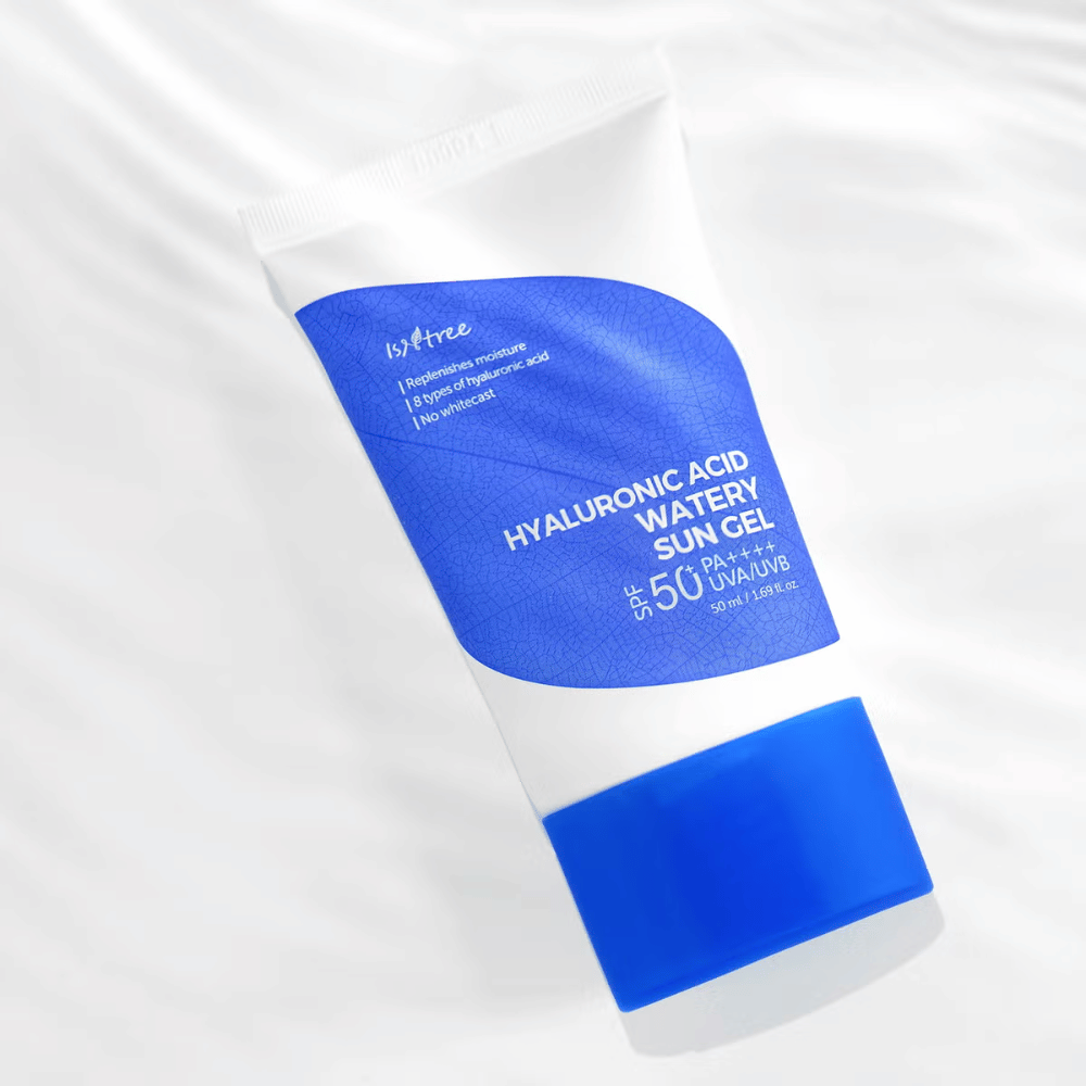 Isntree Hyaluronic Acid Watery Sun Gel SPF50+ PA++++ 50ml – koreański krem przeciwsłoneczny z 8 rodzajami kwasu hialuronowego dla intensywnego nawilżenia i ochrony UV.