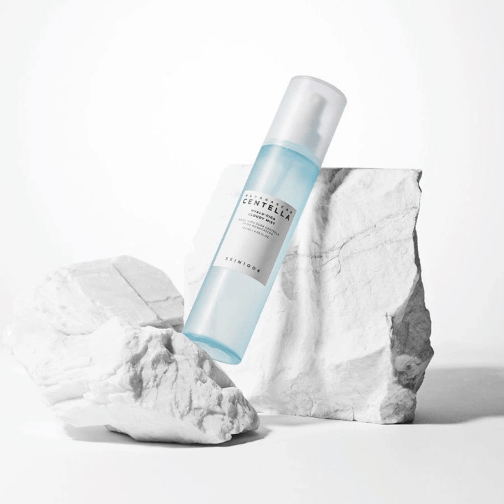 SKIN1004 Madagascar Centella Hyalu-Cica Cloudy Mist – kojąca i nawilżająca mgiełka do twarzy dla skóry wrażliwej z centella z Madagaskaru