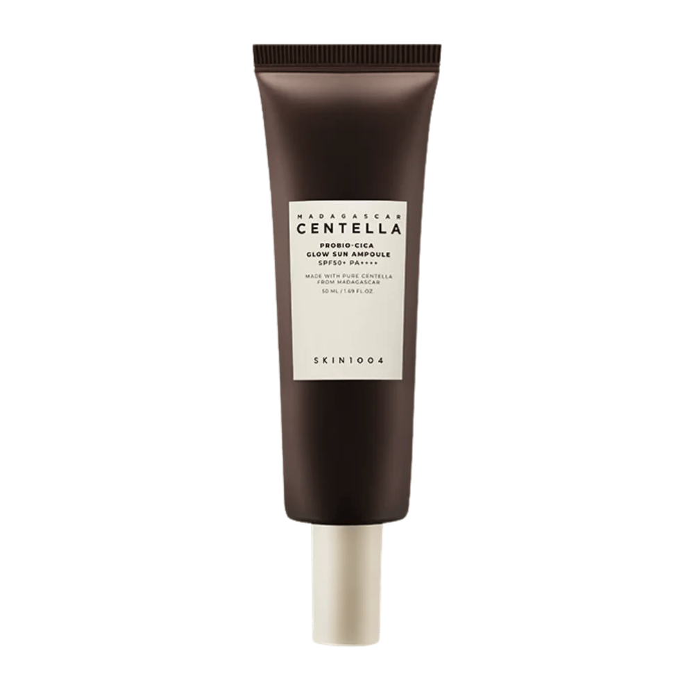 SKIN1004 Madagascar Centella Probio-Cica Glow Sun Ampoule to krem przeciwsłoneczny z SPF50+ PA++++, który nadaje piękny blask, jednocześnie łagodząc i wzmacniając skórę dzięki centelli z Madagaskaru. Nadaje się do skóry wrażliwej.