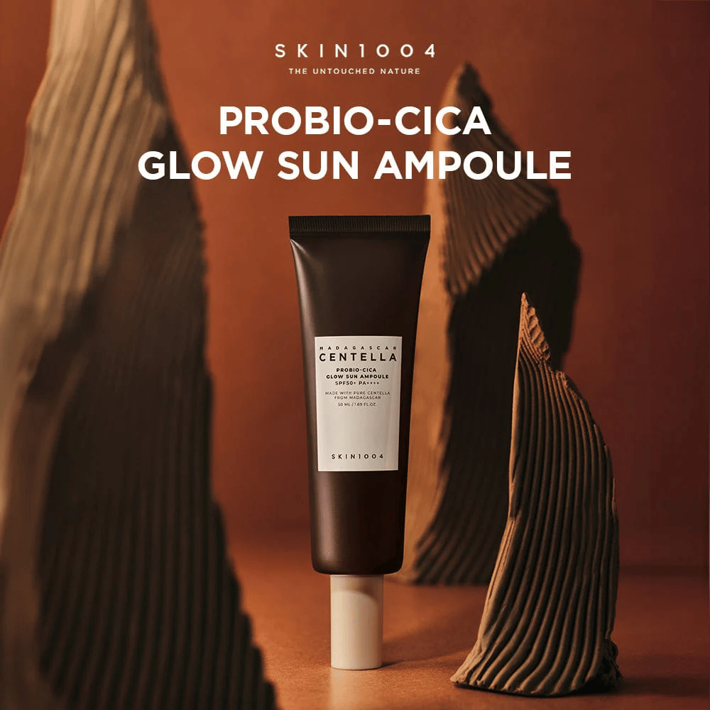 SKIN1004 Madagascar Centella Probio-Cica Glow Sun Ampoule – odżywczy krem przeciwsłoneczny z SPF50+ PA++++, który nadaje blask, chroni i wzmacnia barierę skórną dzięki probiotykom i centelli z Madagaskaru. Odpowiedni również dla skóry wrażliwej.