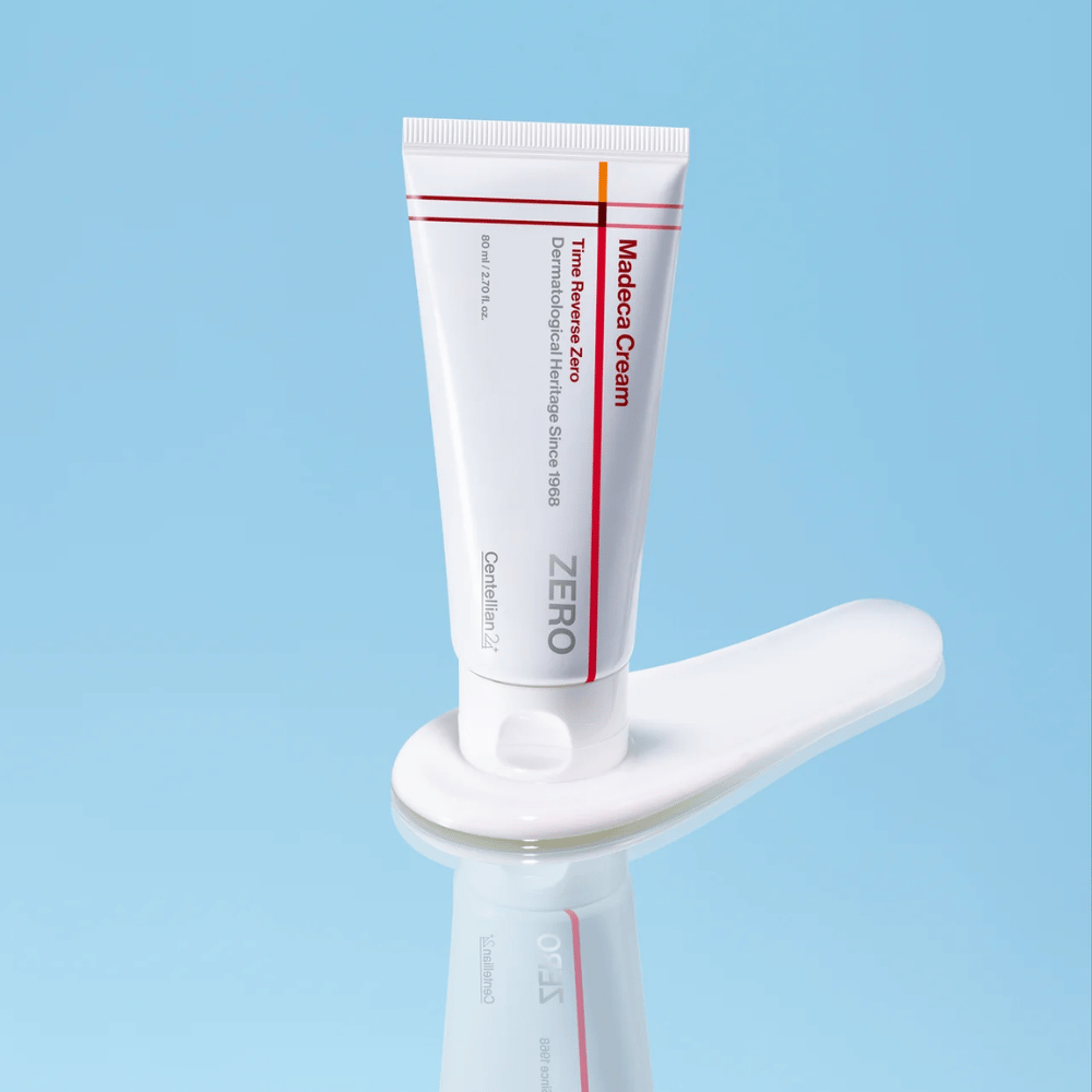 MADECA Cream Time Reverse Zero zastosowany na teksturę kremu – miękki i lekki krem do twarzy, który szybko się wchłania i nadaje się do skóry wrażliwej i zestresowanej.