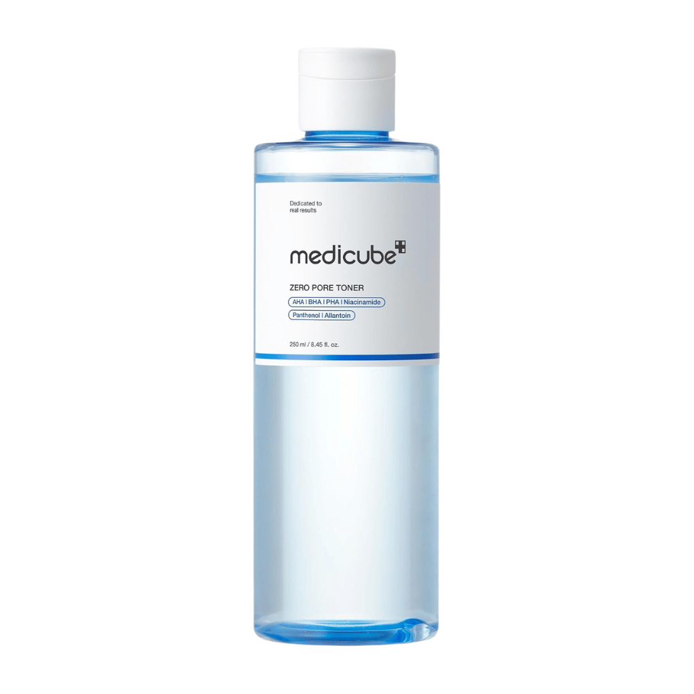 Medicube Zero Pore Toner 250 ml, złuszczający tonik do twarzy z AHA, BHA, PHA i niacynamidem w przezroczystej niebieskiej butelce na białym tle.
