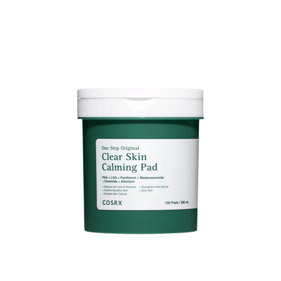 Wyodrębnione zdjęcie produktu COSRX One Step Original Clear Skin Calming Pad w zielonym opakowaniu na jasnym tle.