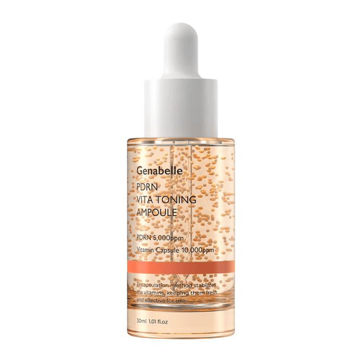 Packshot wyizolowanego produktu Genabelle PDRN Vita Toning Ampoule w przezroczystej szklanej butelce z białą zakrętką z pipetą i widocznymi kapsułkami witaminowymi w formule serum.