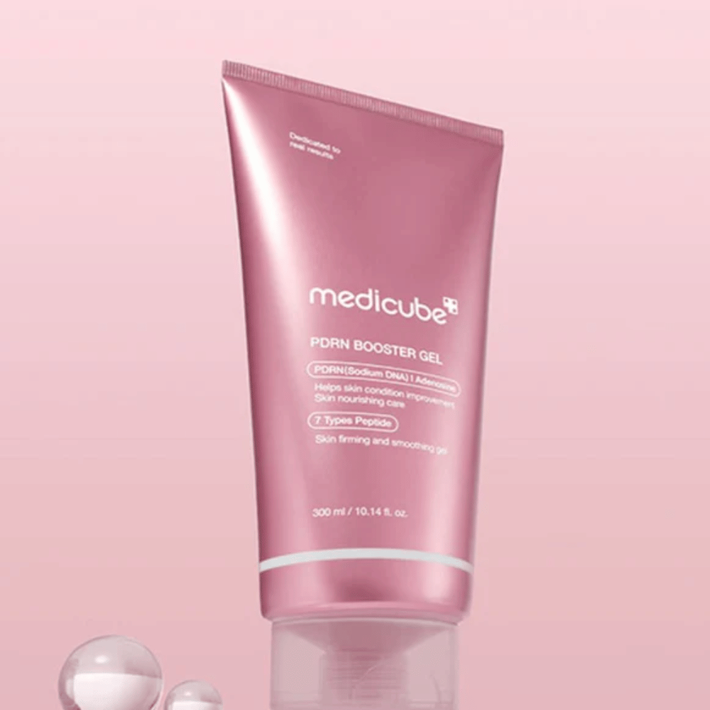 Z Medicube PDRN Booster Gel Twoja skóra otrzymuje intensywną pielęgnację z siedmioma rodzajami peptydów i PDRN (Sodium DNA). Żel poprawia kondycję skóry, zapewnia odżywienie i wspomaga jędrność dla gładszej i bardziej elastycznej skóry. Idealny do luksusowej rutyny pielęgnacyjnej.