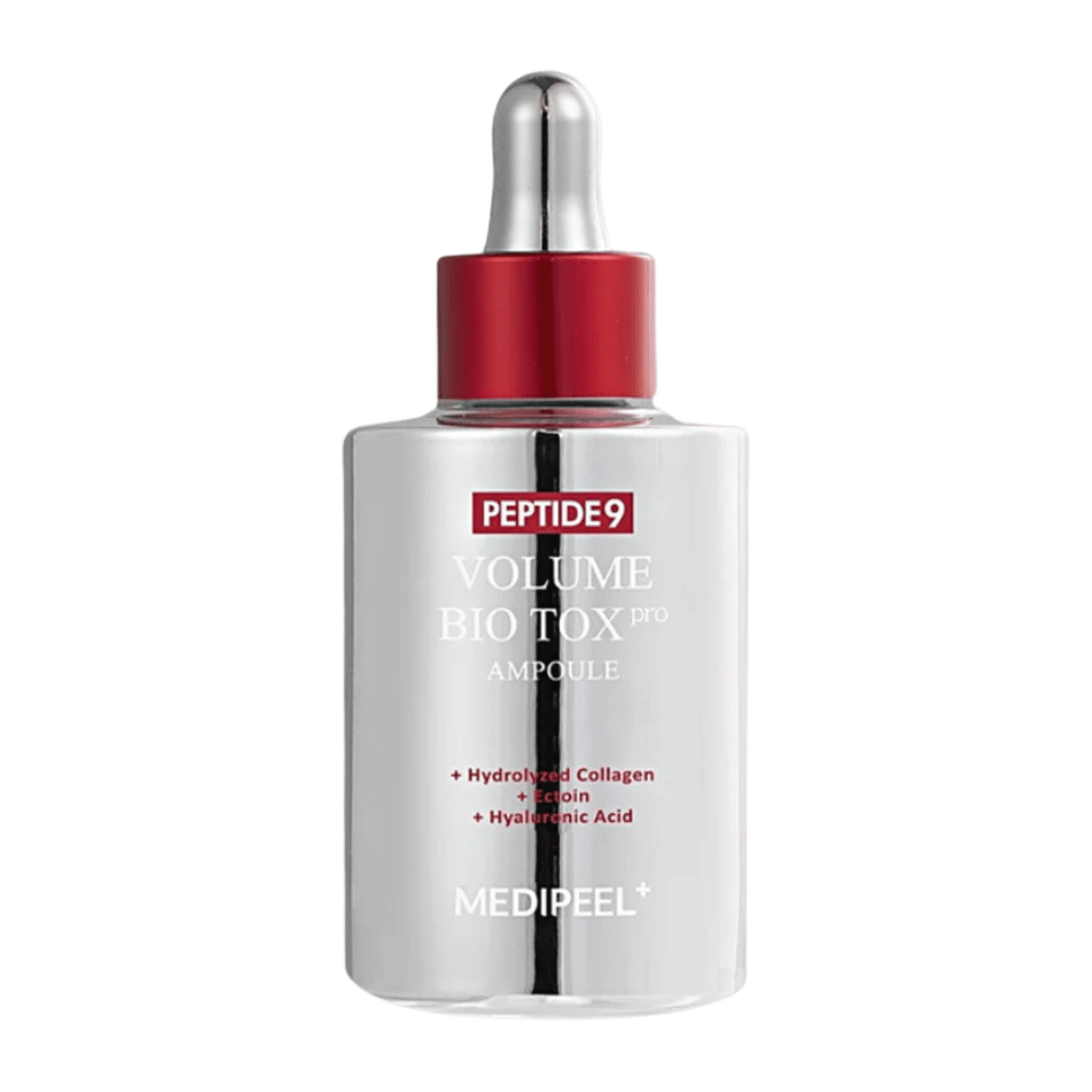 MEDI-PEEL Peptide 9 Volume Bio Tox Pro Ampoule w srebrnej butelce z czerwoną pipetą. Serum przeciwstarzeniowe, które zapewnia sprężystość, objętość i intensywne nawilżenie.