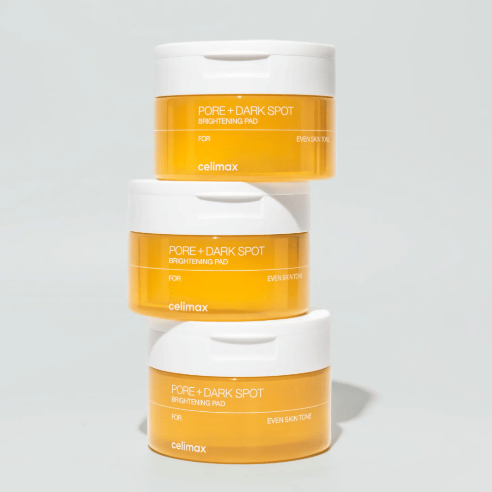Trzy słoiki Celimax Pore + Dark Spot Brightening Pad – rozjaśniające płatki złuszczające dla bardziej jednolitej skóry i wyraźniejszego blasku.
