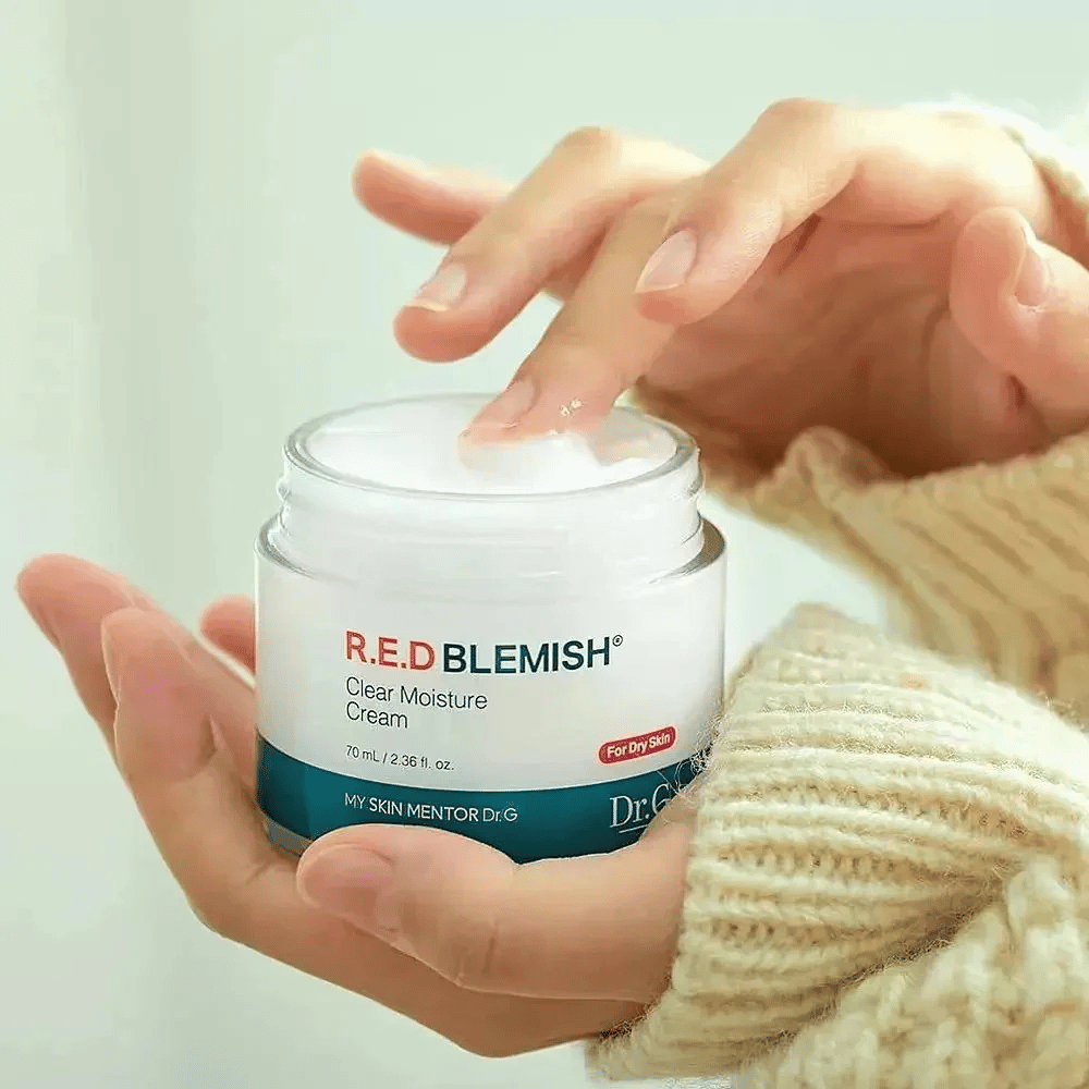Dr.G R.E.D Blemish Clear Moisture Cream – nawilżający krem do twarzy do skóry suchej o miękkiej i kremowej konsystencji.
