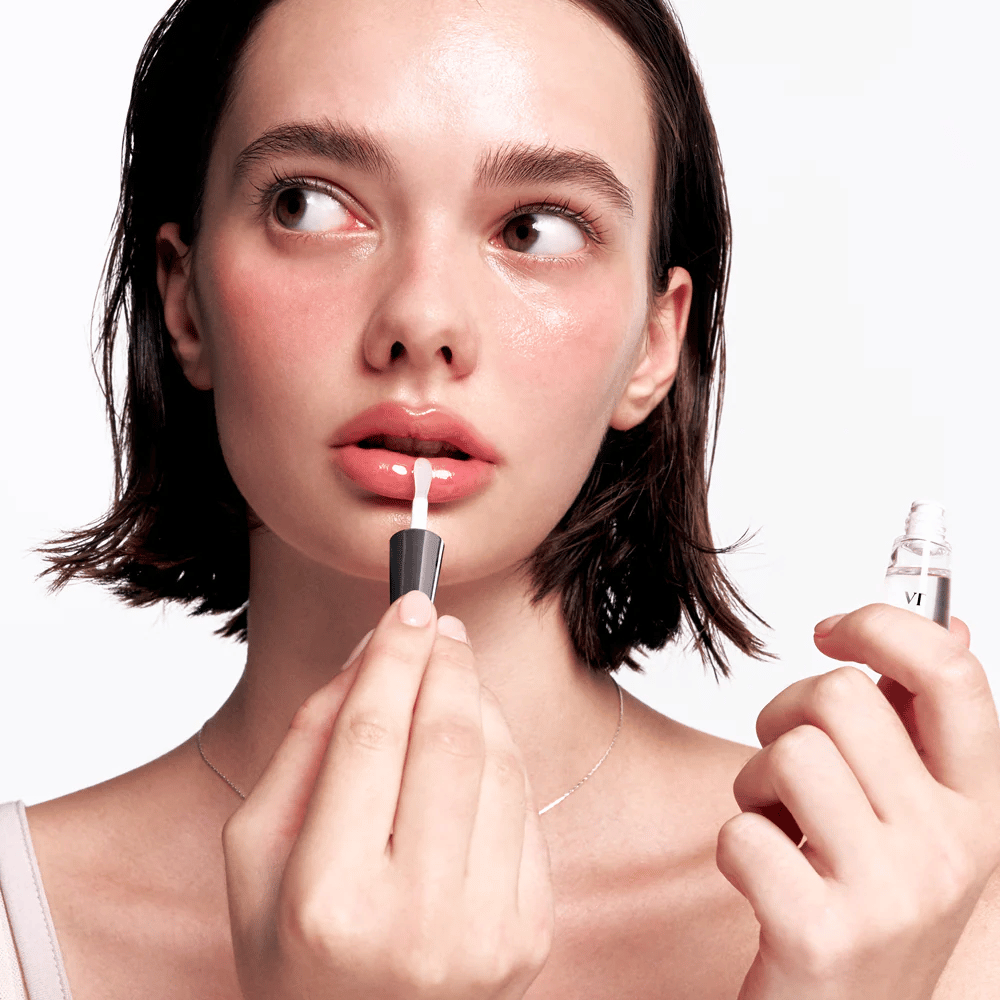 VT Cosmetics Reedle Shot Lip Plumper Beginner nakładany na usta dla pełniejszego wyglądu, gładszej powierzchni ust i błyszczącego wykończenia.