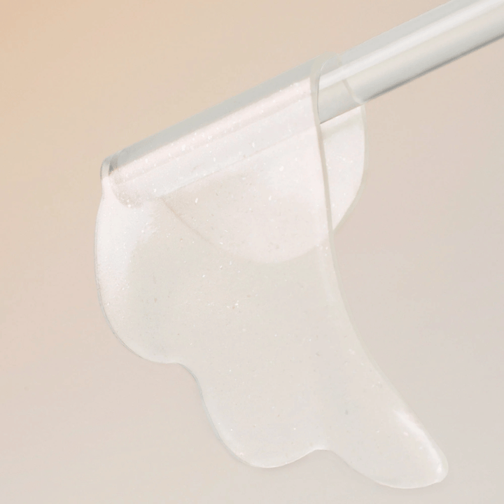 Zbliżenie na Beauty of Joseon plasterek pod oczy o żelowej konsystencji, który zapewnia intensywne nawilżenie i pielęgnację skóry pod oczami.