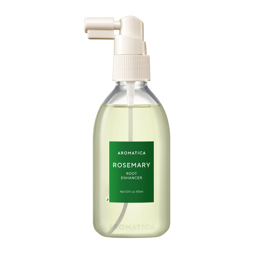 AROMATICA Rosemary Root Enhancer w przezroczystej butelce z zieloną etykietą i praktycznym aplikatorem z dyszą. Wyodrębnione zdjęcie produktu wyraźnie pokazuje design opakowania i jego zawartość.