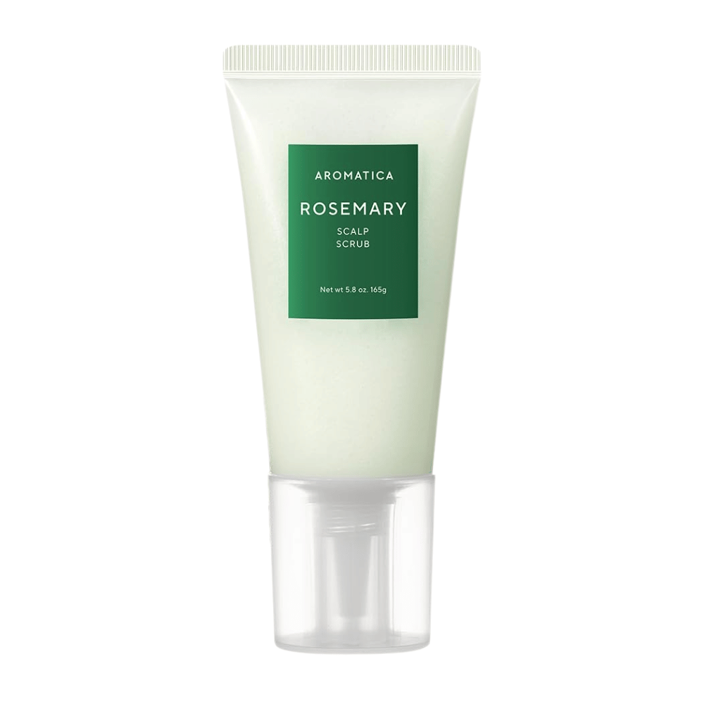 4. AROMATICA Rosemary Scalp Scrub 165 g – złuszczający peeling do skóry głowy z rozmarynem w jasnozielonej tubce na białym tle
