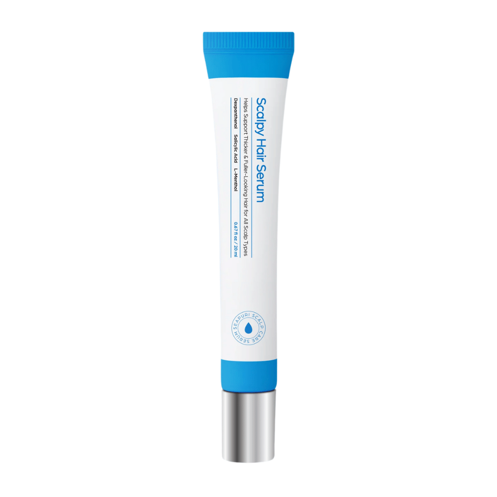 Zdjęcie produktu Seapuri Scalpy Hair Serum w białej i niebieskiej tubie z metalową nakrętką. Serum do włosów wzmacniające korzenie i wspomagające wzrost.