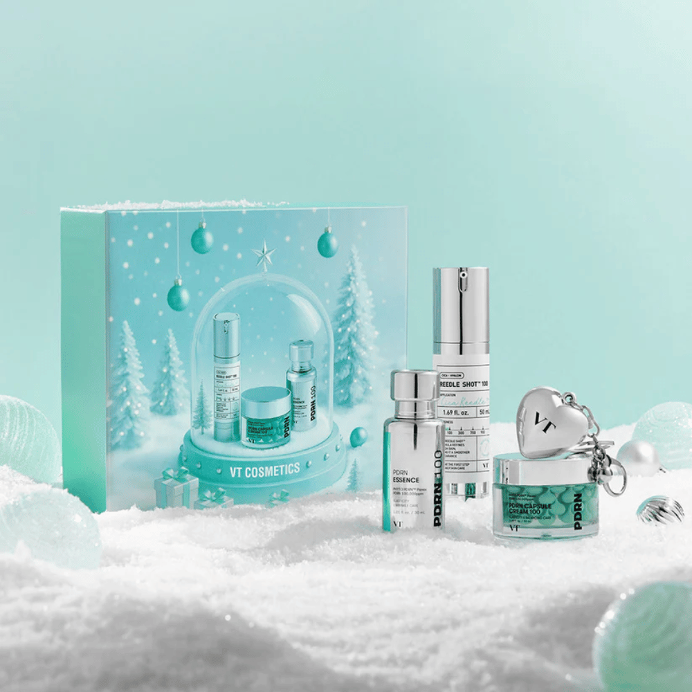 Opakowanie prezentowe od VT Cosmetics z produktami z serii PDRN w świątecznym wzorze kuli śnieżnej – idealne na prezent.