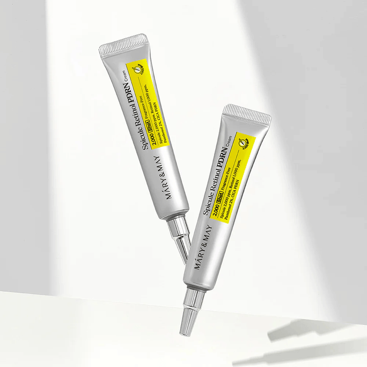 Dwie tubki MARY & MAY Spicule Retinol PDRN Cream na jasnym tle, intensywny krem na noc z technologią spicule i retinolem do odnowy skóry i poprawy jej tekstury.