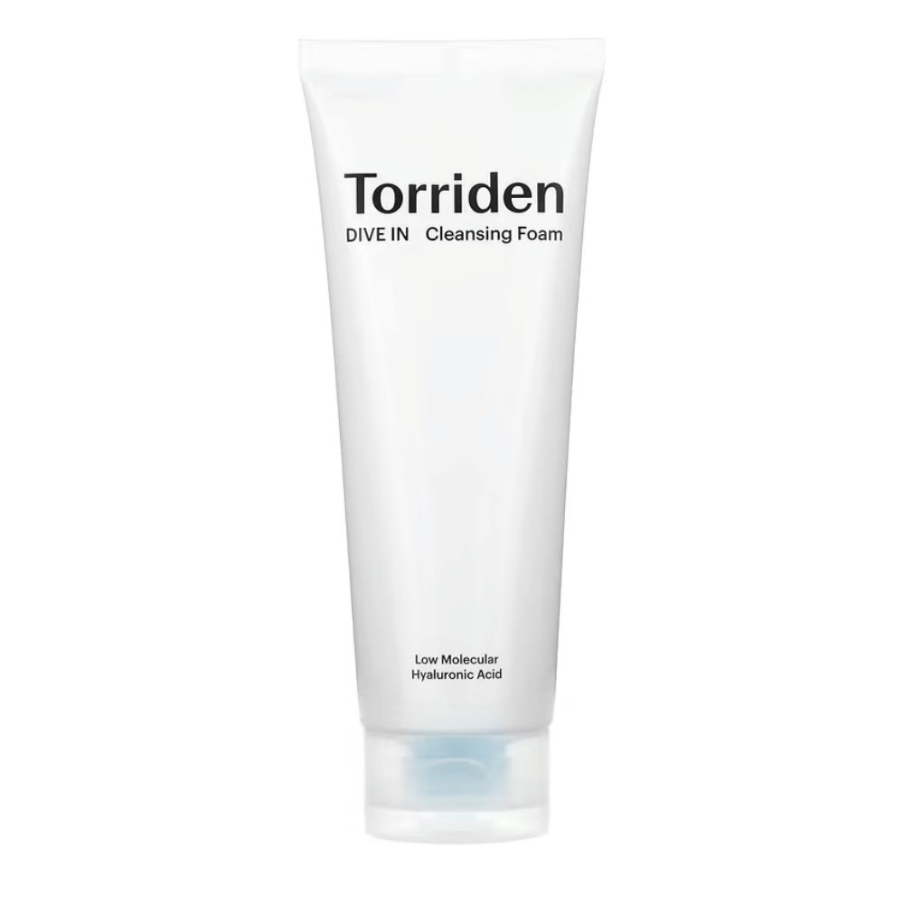 Tuba DIVE-IN Low Molecular Hyaluronic Acid Cleansing Foam 150ml od Torriden na białym tle.