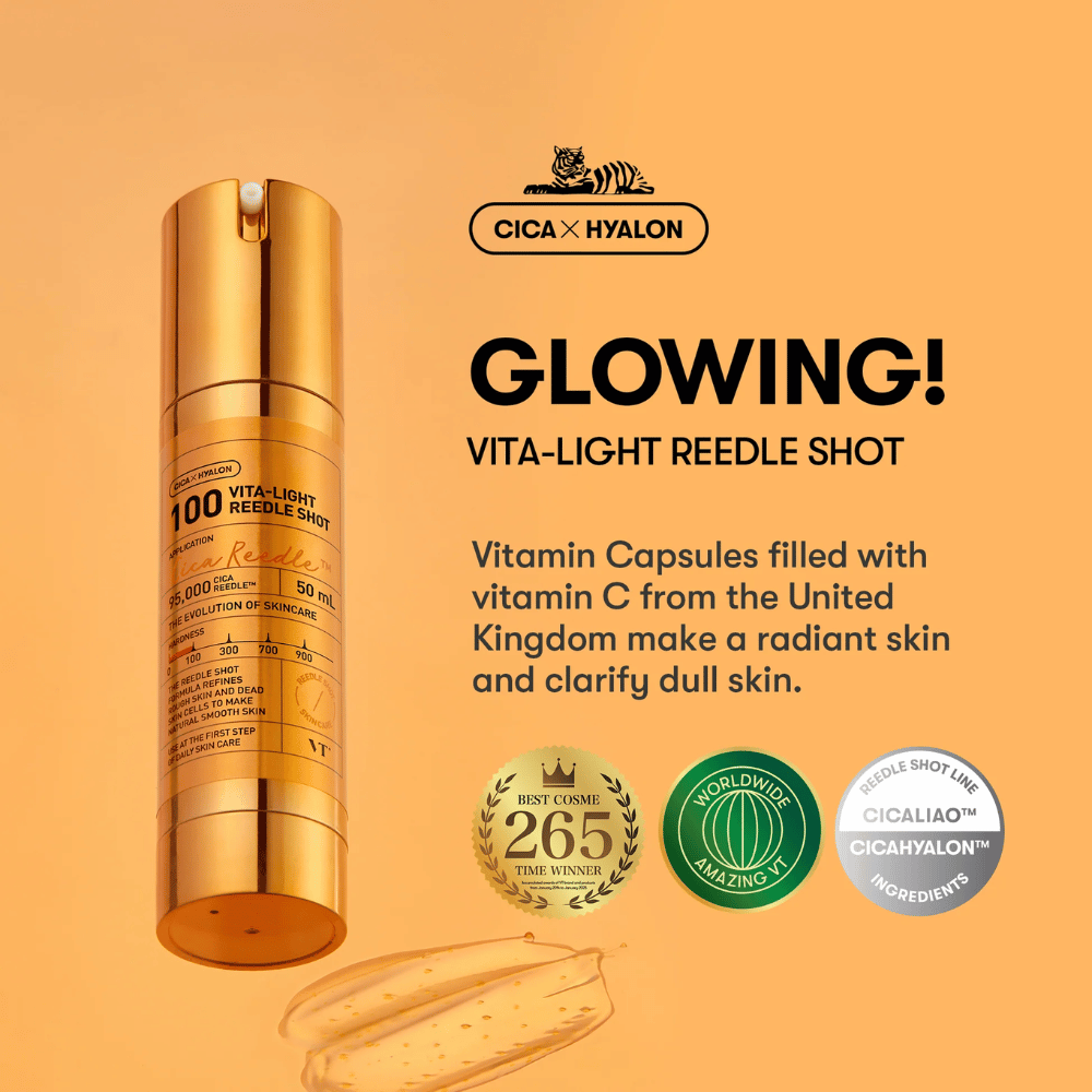 Złota butelka VT Cica Hyalon Vita-Light Reedle Shot 100hL, 50 ml, z pompką i kapsułkami witaminy C w tle, oraz tekst o zaletach produktu dla blasku i przejrzystości.