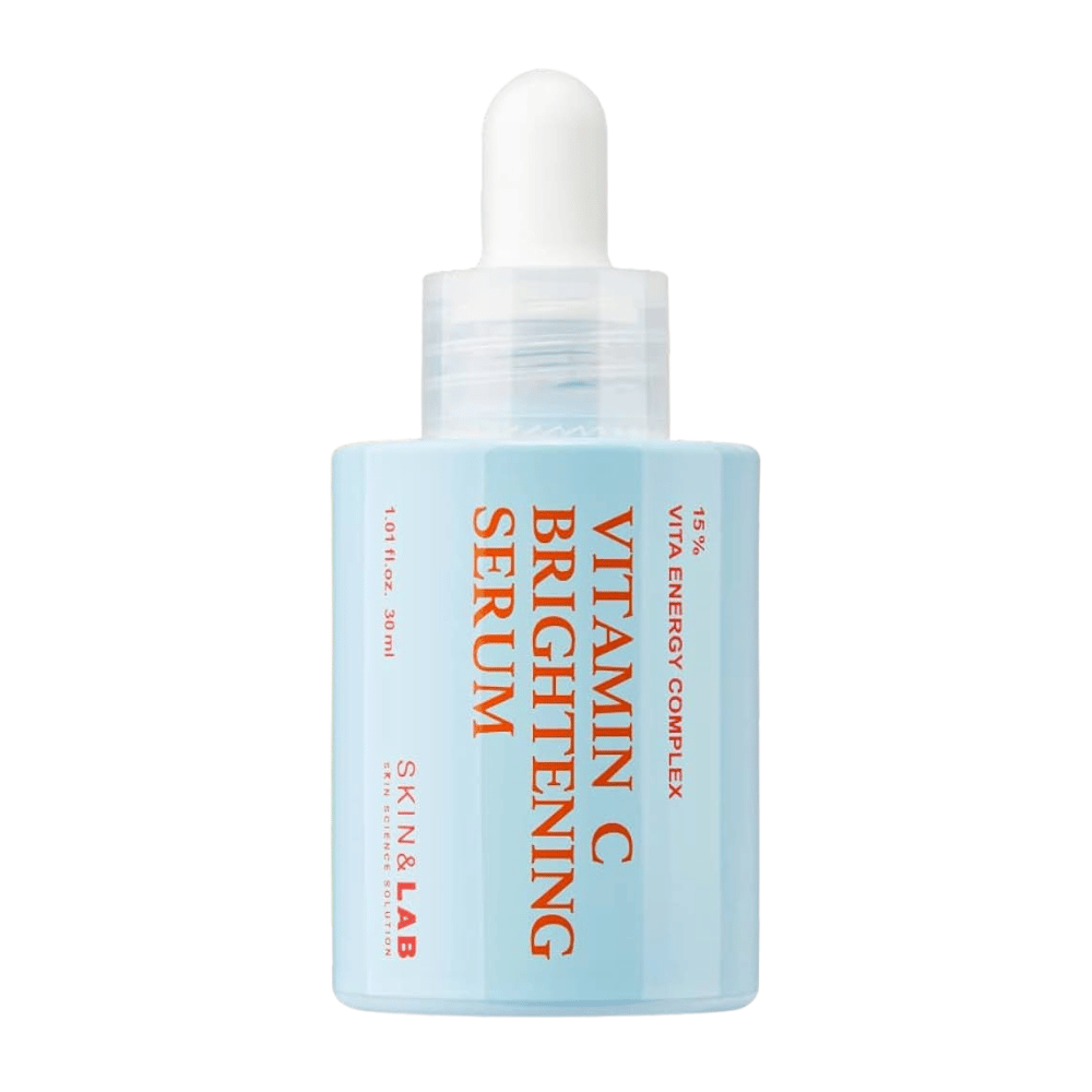 Skin&Lab Vitamin C Brightening Serum z 15% Vita Energy Complex wyrównuje koloryt skóry i zmniejsza ciemne plamy. Nawilża, nadaje skórze blask i poprawia strukturę, co czyni go idealnym dla promiennego i zdrowego wyglądu.