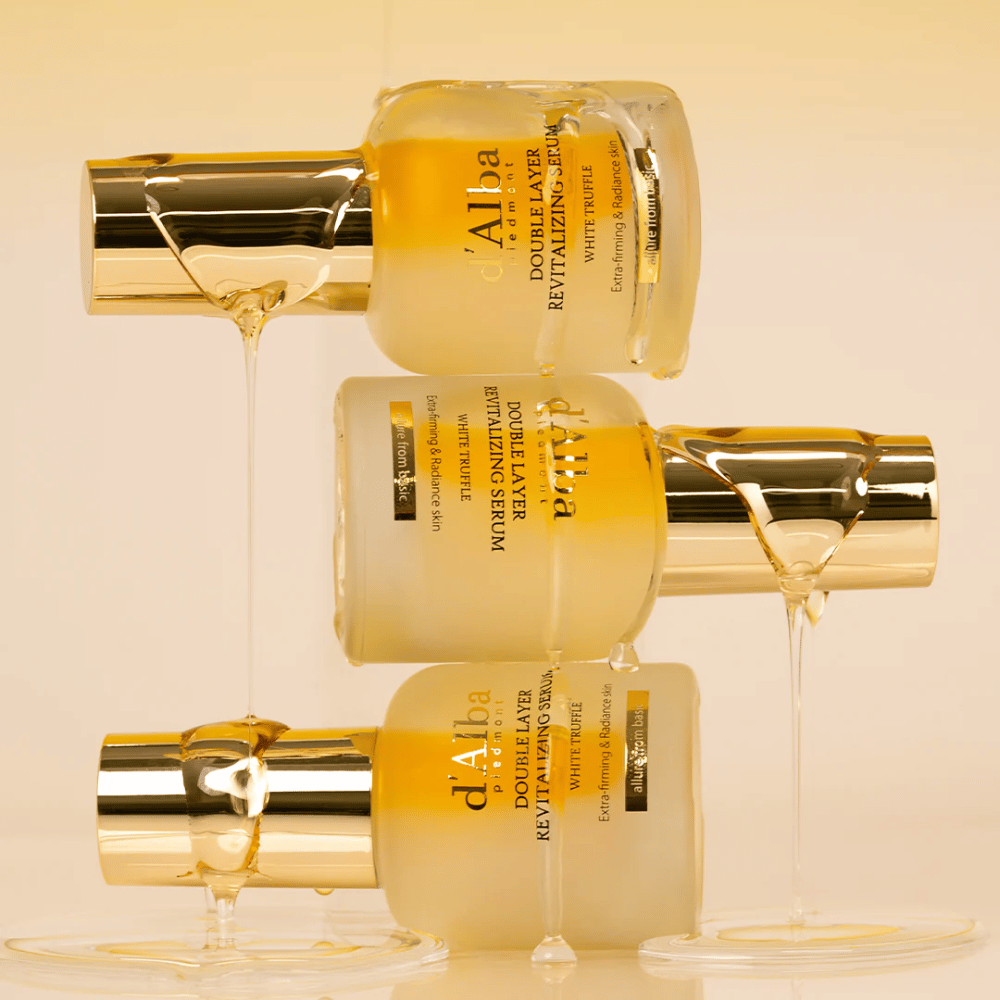 d'Alba White Truffle Double Layer Revitalizing Serum to luksusowe serum łączące odżywczą białą truflę z nawilżającymi olejami. Ta dwufazowa formuła zapewnia intensywne nawilżenie i wzmacnia elastyczność skóry, co skutkuje gładszym i bardziej promiennym kolorytem skóry.