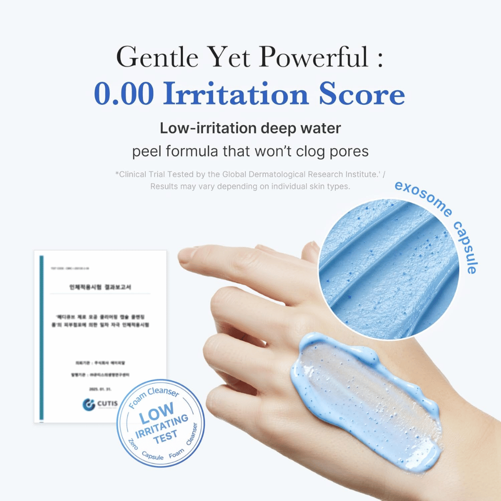 Medicube Zero Pore SA Clear Capsule Cleansing Foam – nisko drażniący środek czyszczący z niebieskimi kapsułkami, które delikatnie złuszczają skórę i głęboko oczyszczają pory.