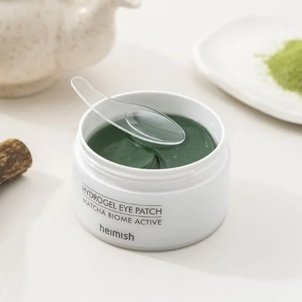 Miska z Heimish Matcha Biome Hydrogel Eye Patch 60 plastrów z łyżką.